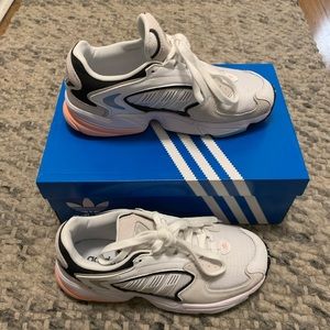 adidas falcon 2000 grey